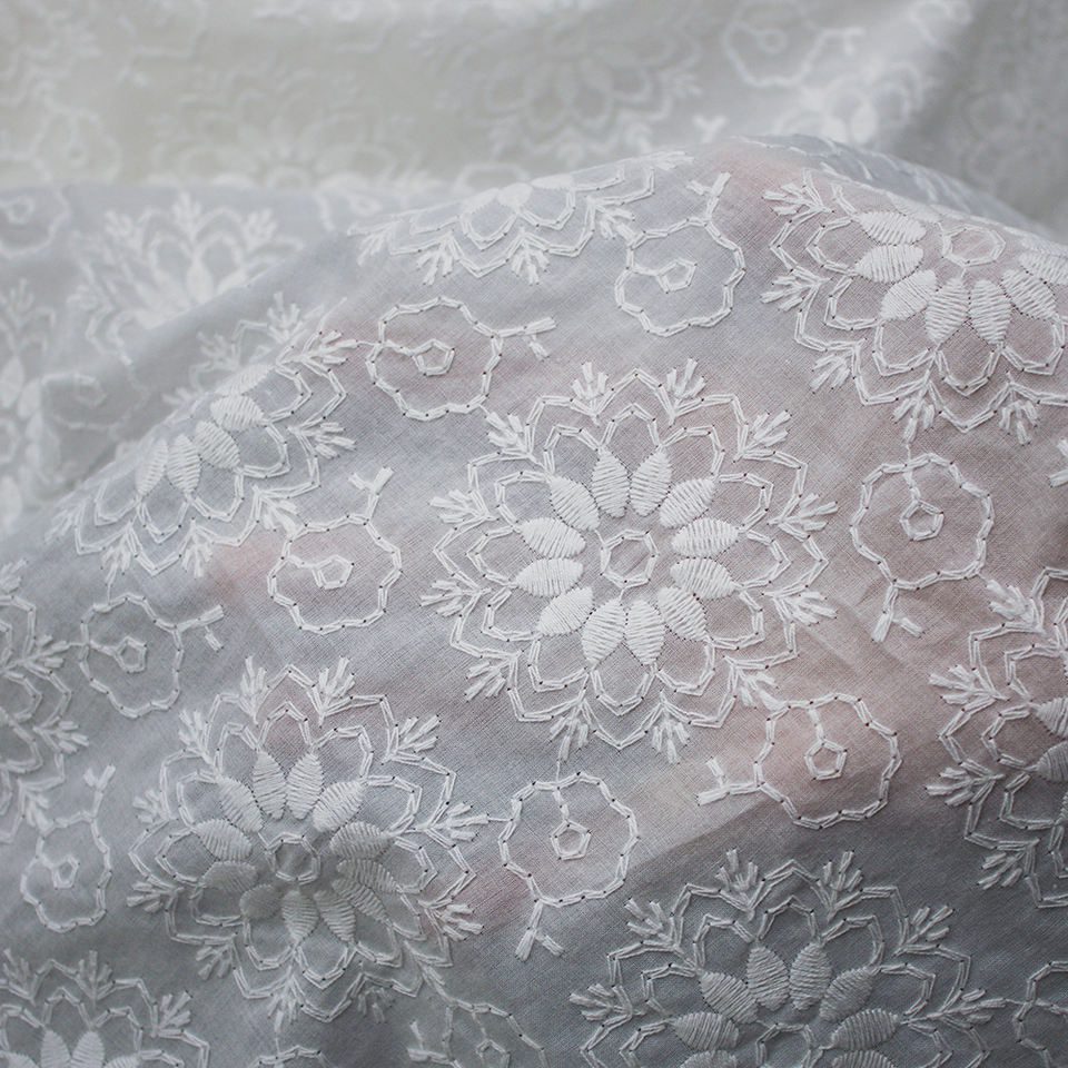 High Quality Floral Pure Cotton Embroidered Fabric – Elegant White Bridal Lace for Wedding Dresses, Flower Girl Gowns & Luxury Apparel