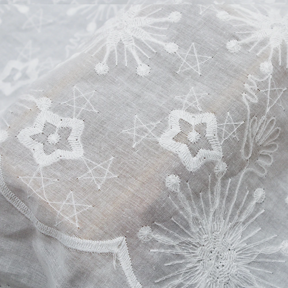 100% Cotton Jacquard Eyelet Fabric White Snowflake Embroidery Cotton Eyelet Fabric for Clothing