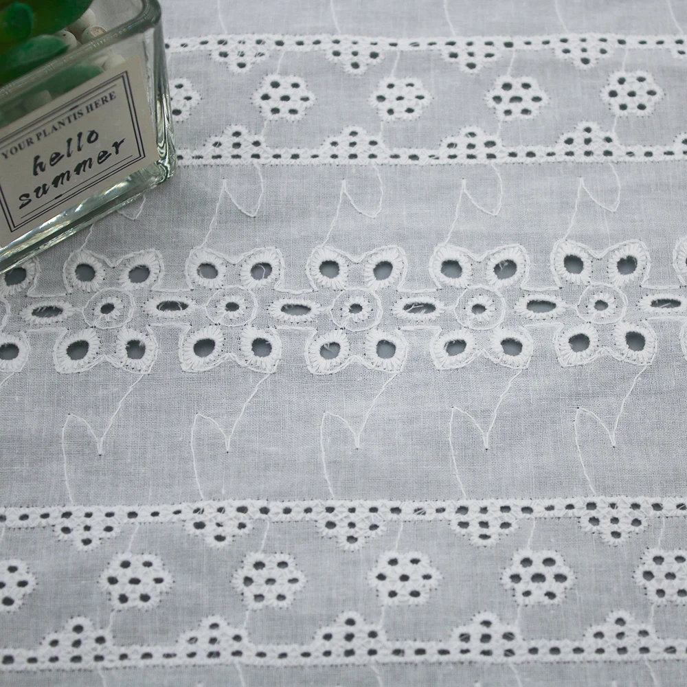 100% Cotton Jacquard Eyelet Fabric White Eyelet Cotton Embroidery Fabric for Clothing